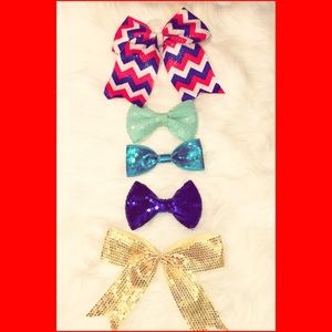 5 sequin bows